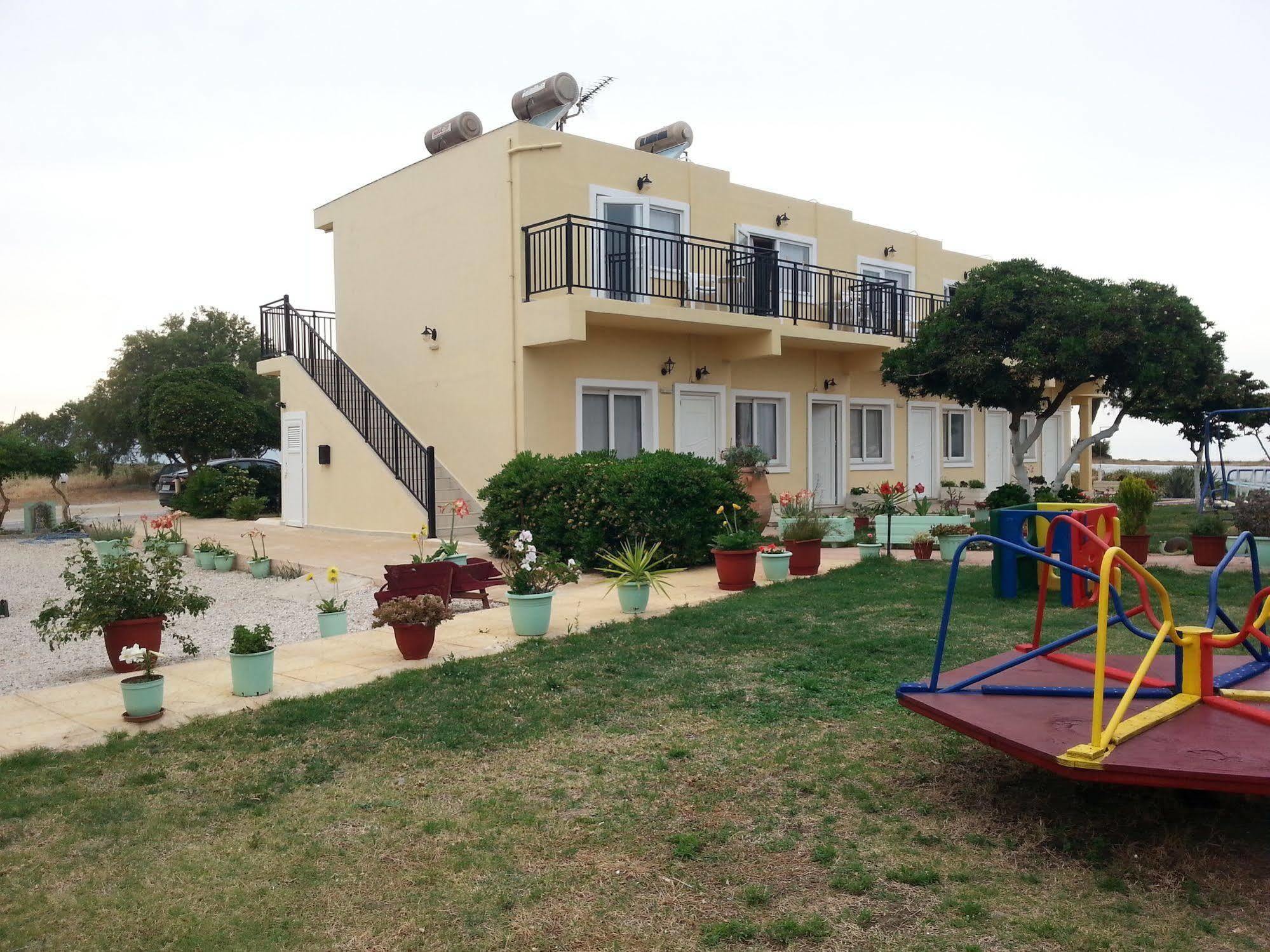 Baladinos Apartments Gerani  Екстериор снимка